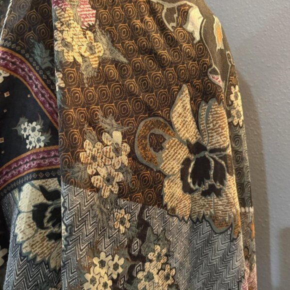 Long lightweight scarf - Picture 5 of 6